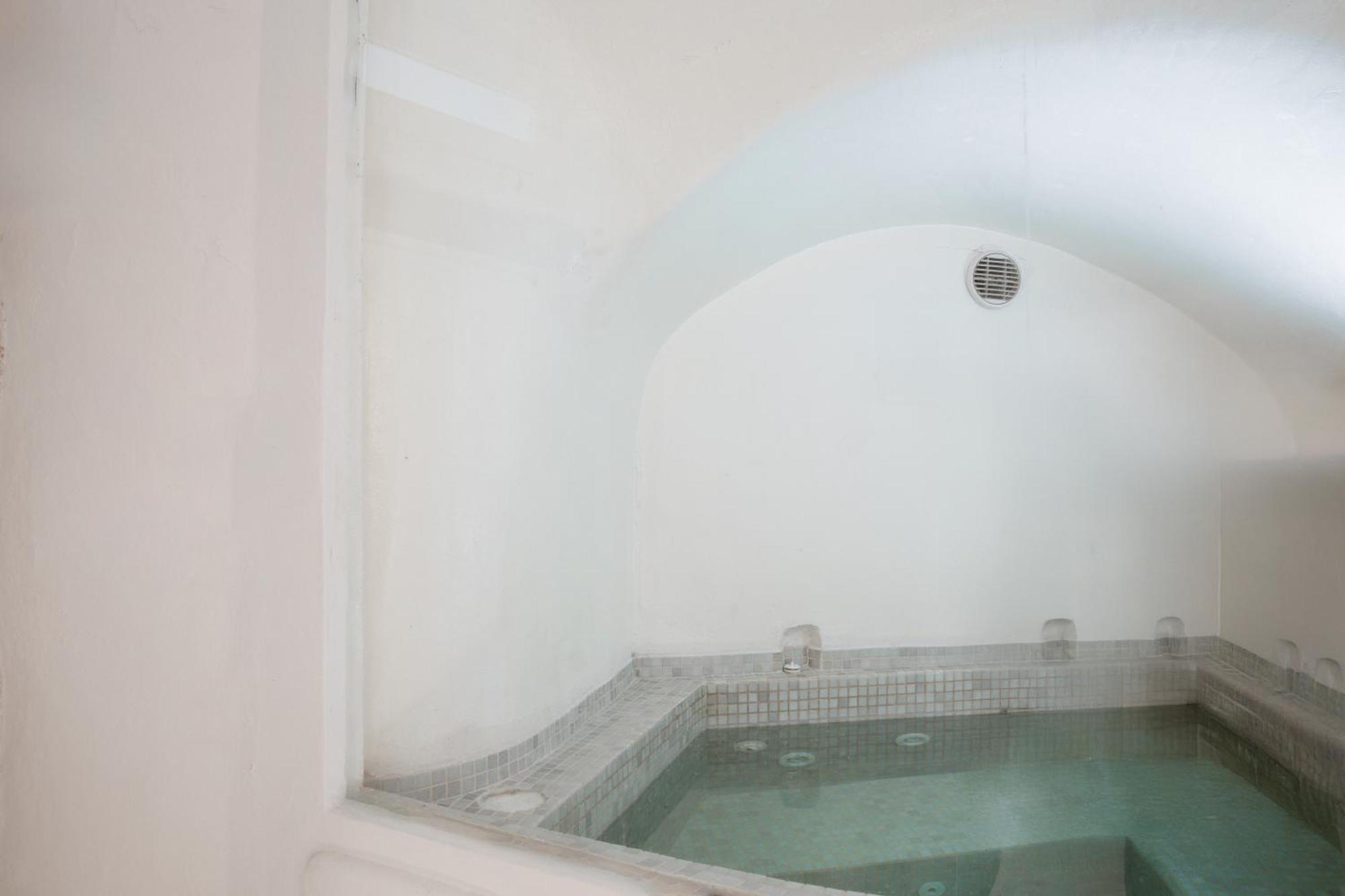 Aperto Suites - Adults Only Фира Екстериор снимка