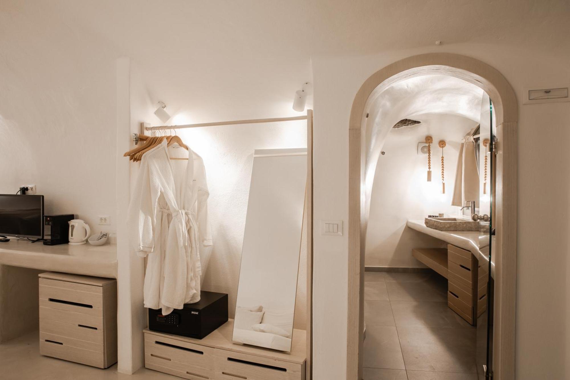 Aperto Suites - Adults Only Фира Екстериор снимка